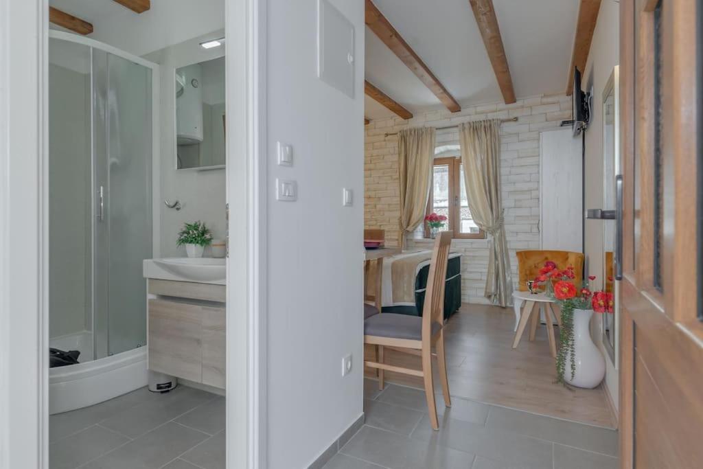 Diva 1,Stylish Old Town Studio Apartment Near Beach Split Eksteriør billede
