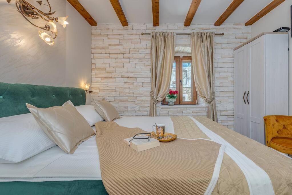 Diva 1,Stylish Old Town Studio Apartment Near Beach Split Eksteriør billede