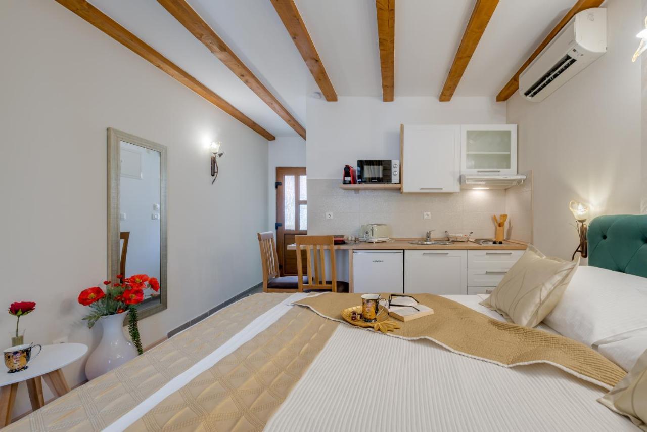 Diva 1,Stylish Old Town Studio Apartment Near Beach Split Eksteriør billede